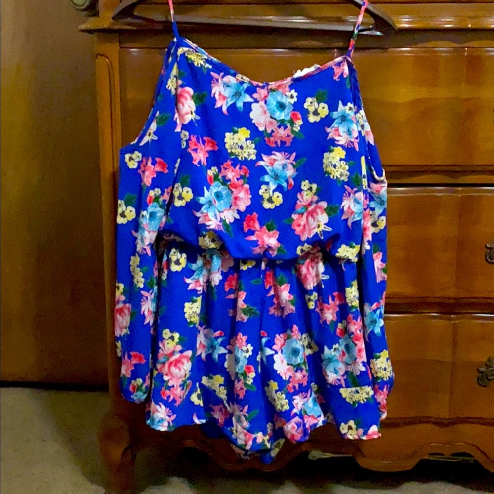 Long sleeve open shoulder romper!